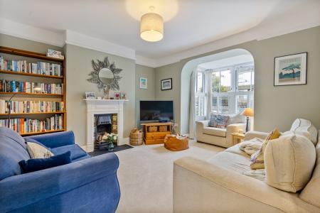 A08 - 18 Waverley Ro