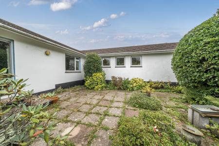 1364816-5-68e9350344