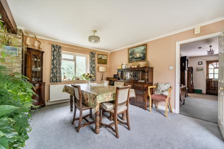 1364816-11-68e935337