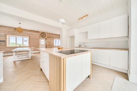 1301430-1-6841e5dfc6