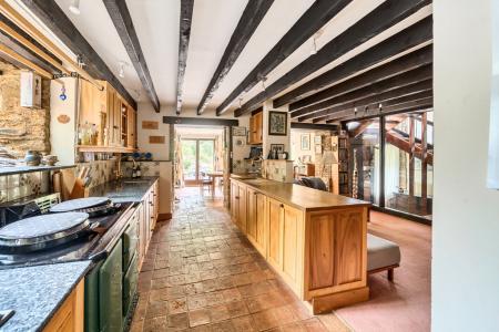 1336620-10-689df7ab4