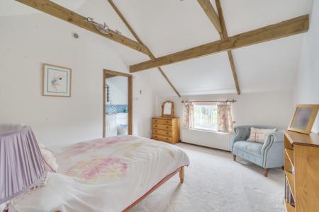 1334569-21-689ddb2f9