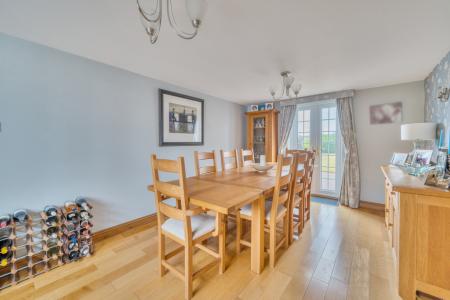 1334569-15-689dd8197