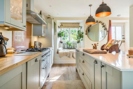 1302537-13-684950440