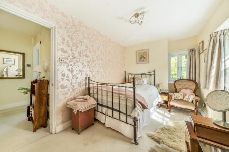 1302537-25-684956672