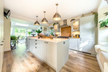 1302537-8-68494bdd22