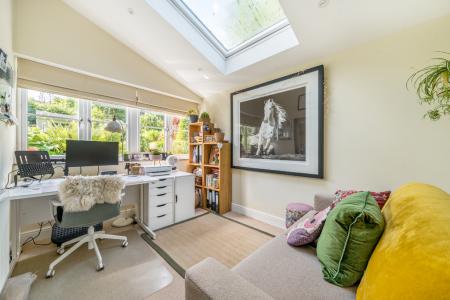 1302537-17-684952a03