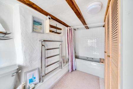 1318231-3-686fa96b60