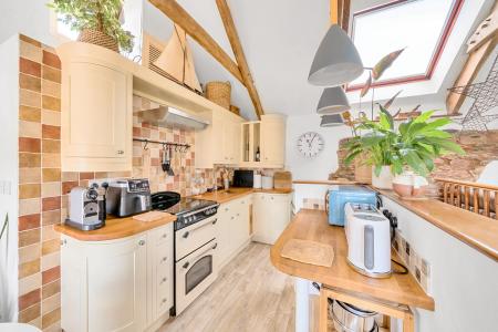 1318231-10-686fad9ea