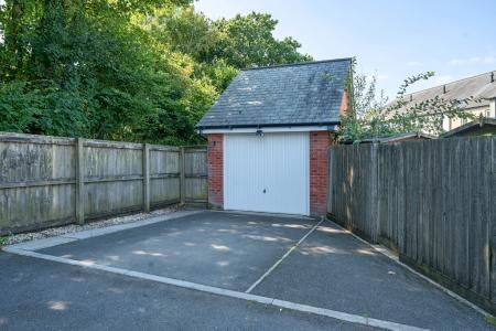 1343863-21-68a87e479