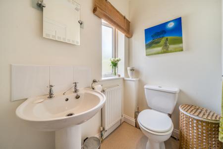 1359096-27-68daa21b4