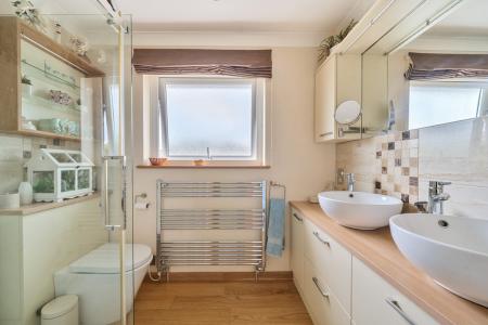 1330715-20-6887cb759