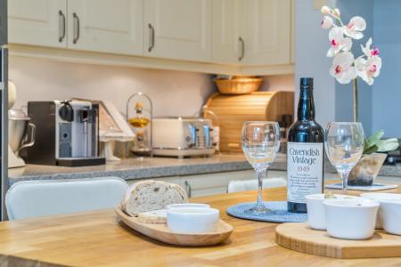 1330715-15-6887cb548