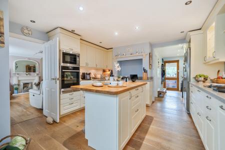 1330715-10-6887cb32c