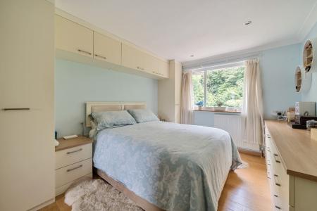 1330715-18-6887cb688