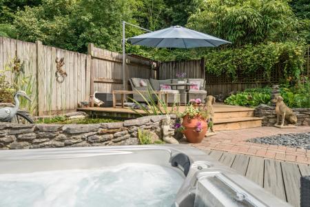 1330715-31-6887cbbea