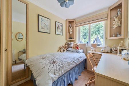 1330715-24-6887cb907