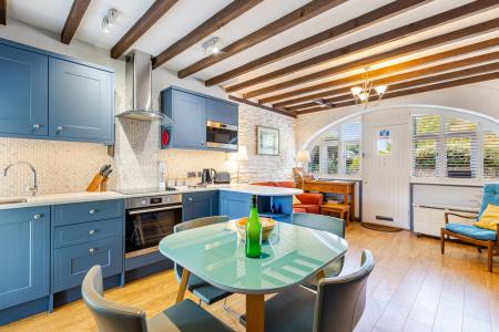 A04 - Hobbit Cottage