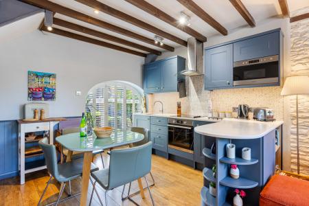 A02 - Hobbit Cottage