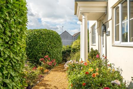 1354464-4-68d3f250f1