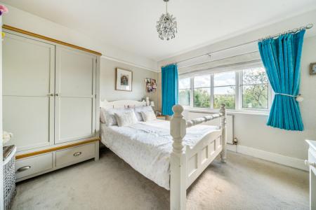 1354464-40-68d3f5590