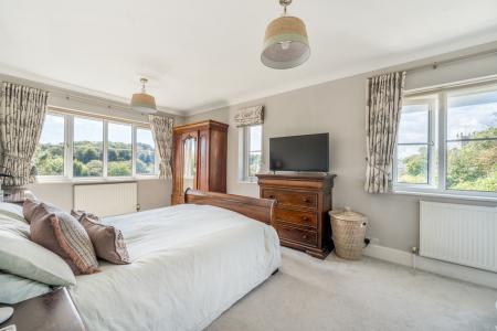 1354464-33-68d3f5139