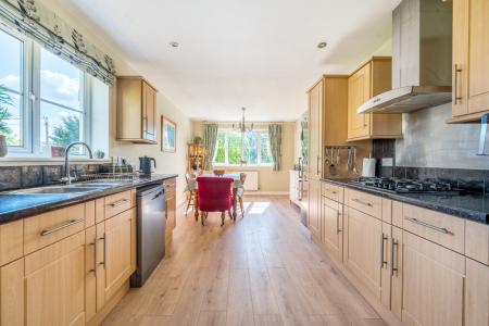 1354464-27-68d3f4b8e