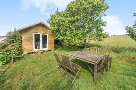 1282727-8-68416d69f0