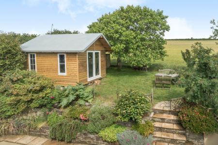 1282727-27-684185535