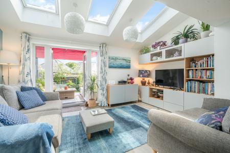 1330992-12-688a3c5b2