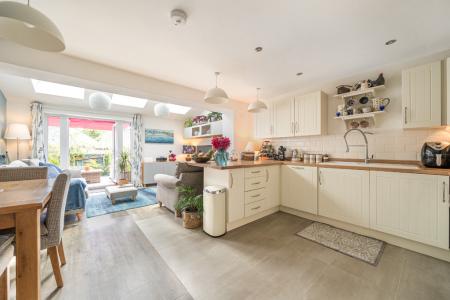 1330992-10-688a3b744