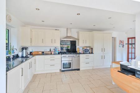 1334806-80-689f4ec6d