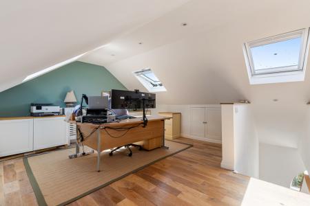 A52 - 6 Furzehill Ro