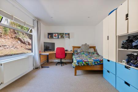 A49 - 6 Furzehill Ro