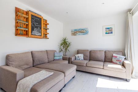 A39 - 6 Furzehill Ro