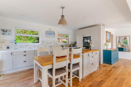 A34 - 6 Furzehill Ro