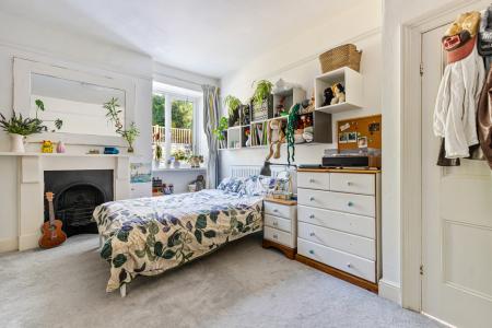 A24 - 9 Fore Street,