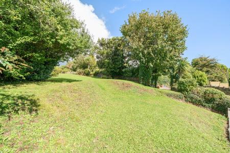 1349537-22-68c2c01f2