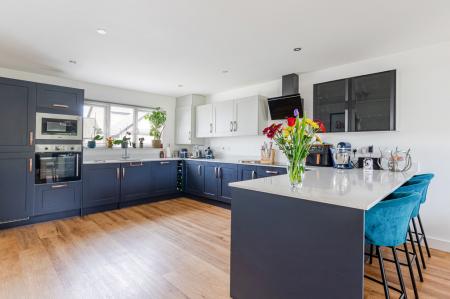 A13 - 11, Clover Par