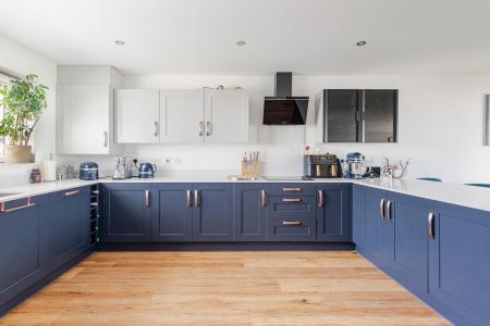 A14 - 11, Clover Par