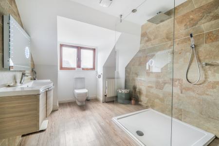 1373454-39-69023d4d6