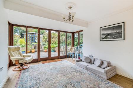 1373454-10-69023cf64