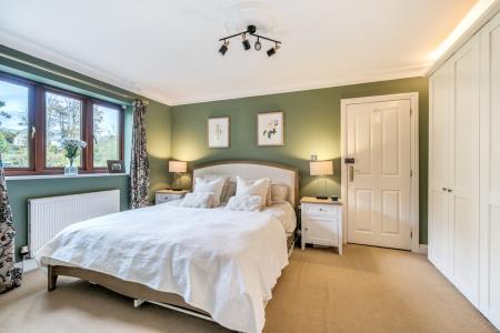 1373454-34-69023d3e0