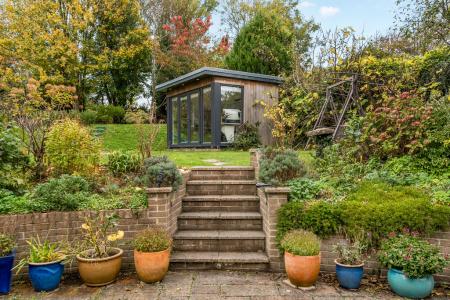 1373454-61-69023d930