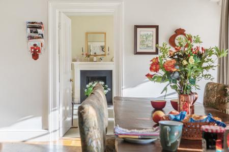 1372752-27-691b6a70d