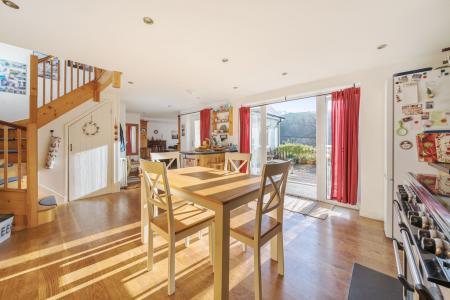 1388404-18-693d235a8