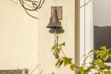 1388404-28-693d23baa