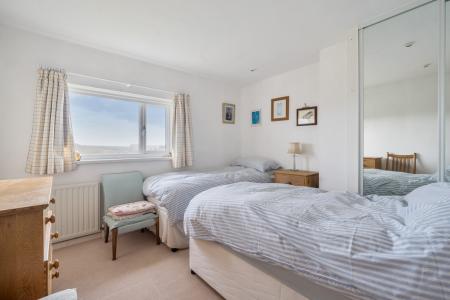 1384828-16-6929cebfd