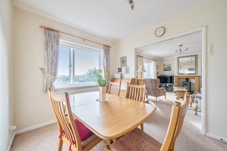 1384828-11-6929ce88b