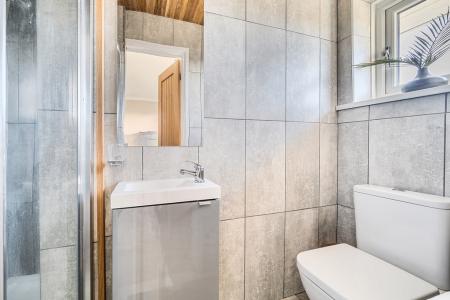 694926431d2c9-139347